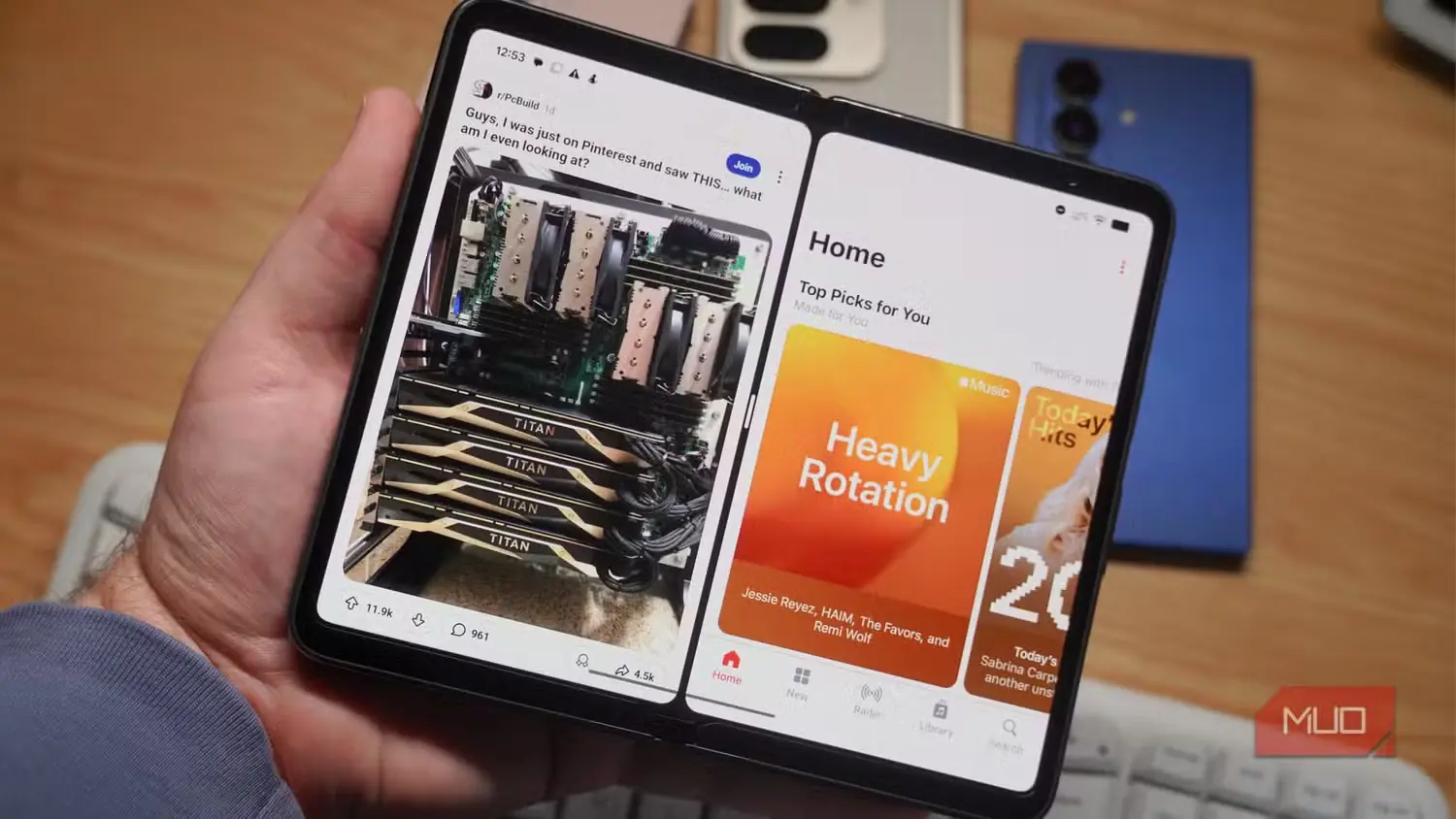 نمای دونیمه برنامهها در گوشی Google Pixel