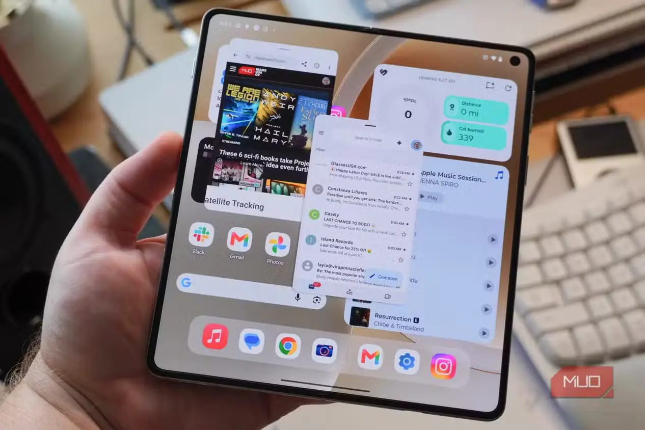 پنجرههای شناور برنامهها در Motorola Razr Fold