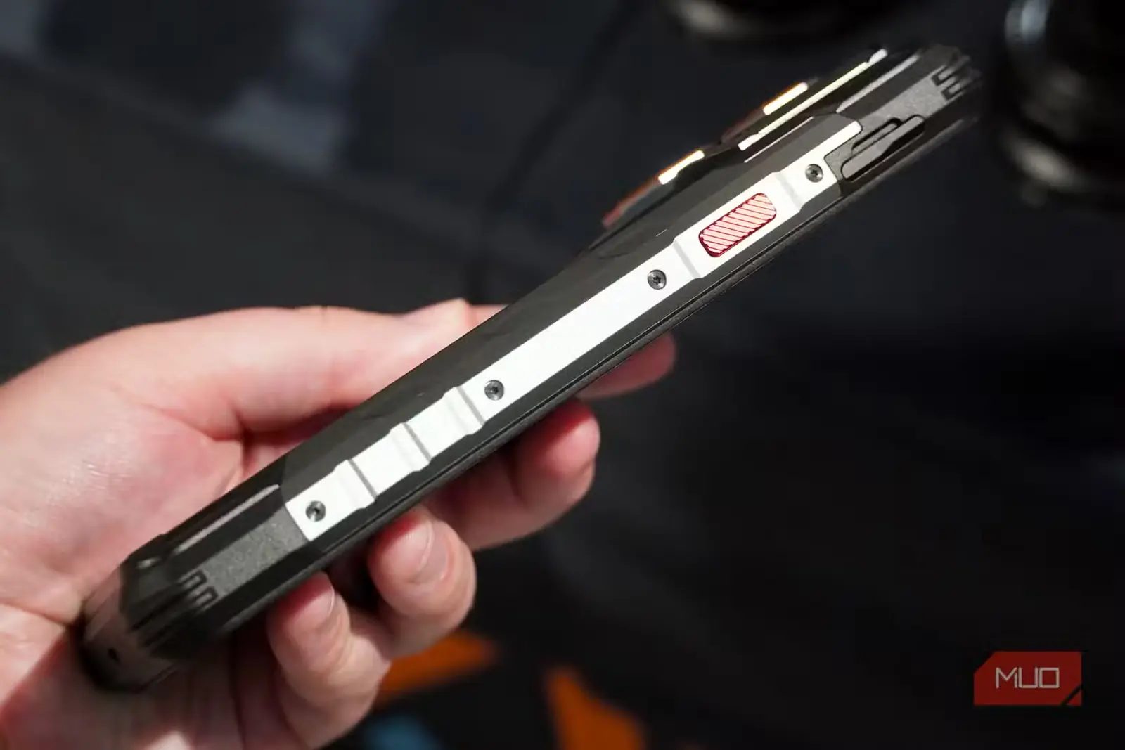 نمای کناری گوشی Oukitel WP70 Ultra