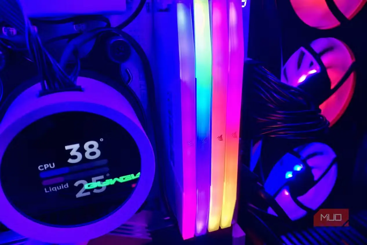 حافظهٔ رم Corsair Vengeance DDR5 با چراغهای RBG رنگی