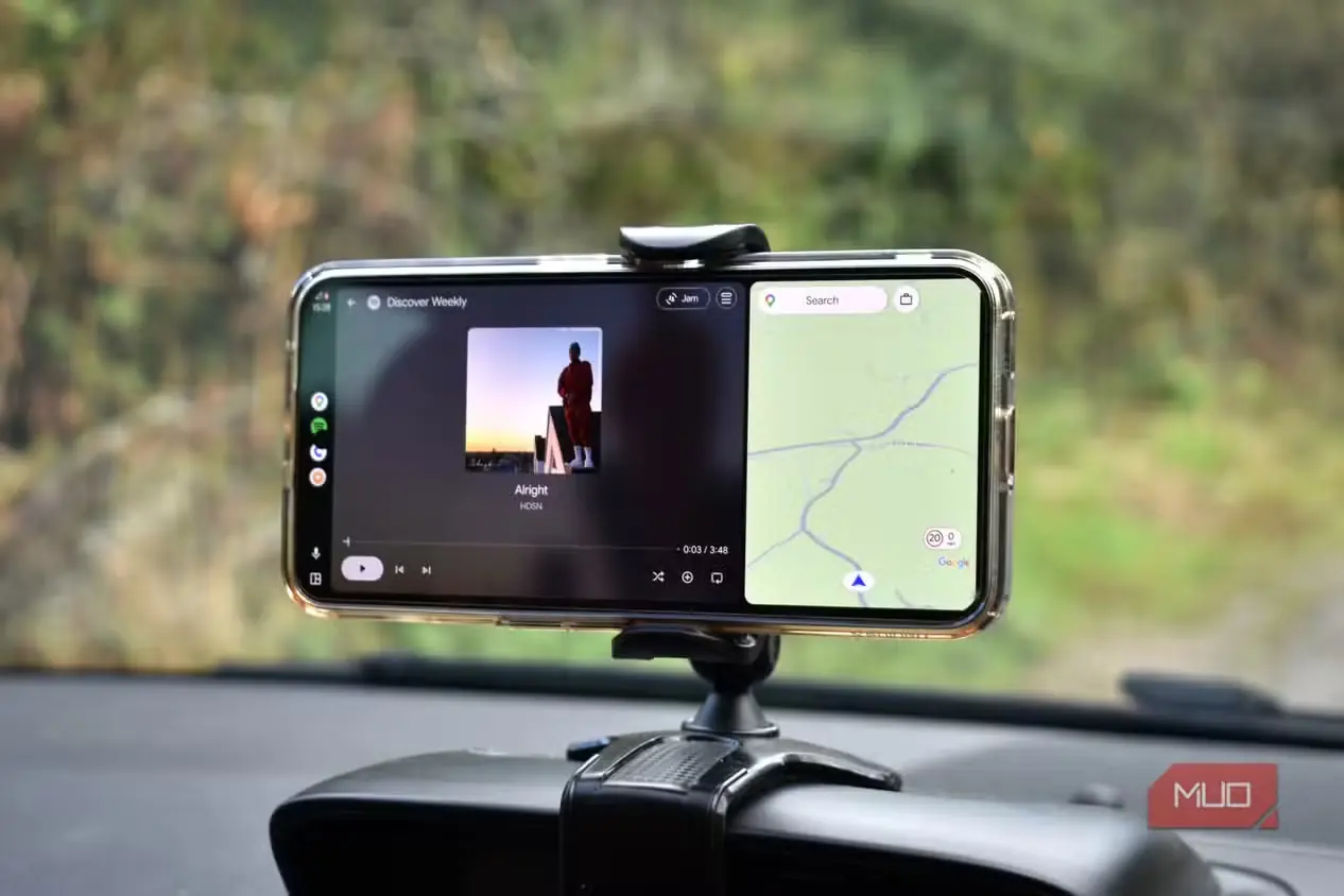 برنامه بازشده Open Headunit برای Android Auto همراه با Spotify