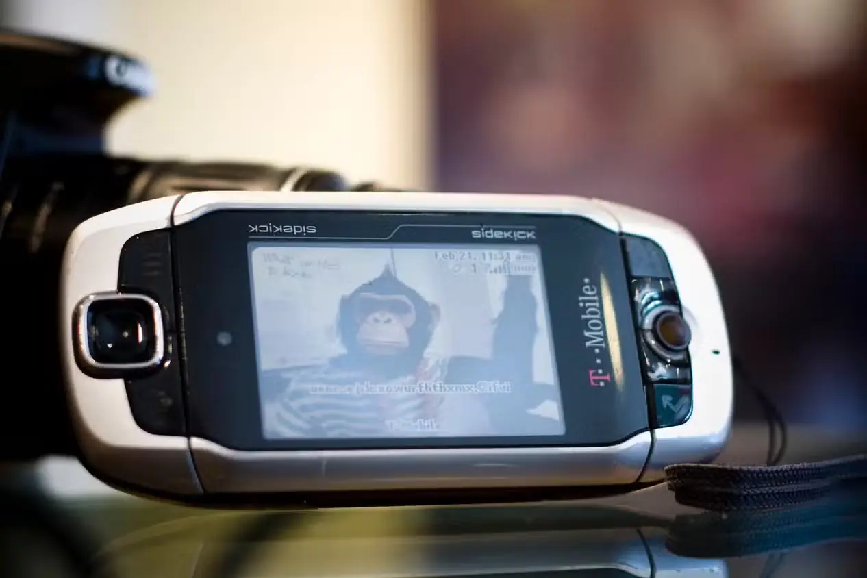 گوشی قدیمی T_Mobile Sidekick