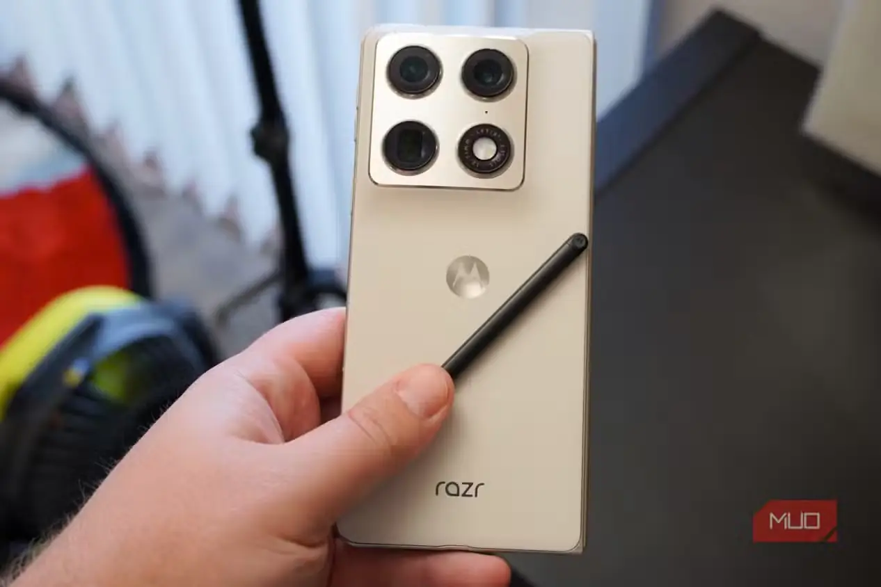 استفاده عملی از Moto Pen Ultra روی Razr Fold