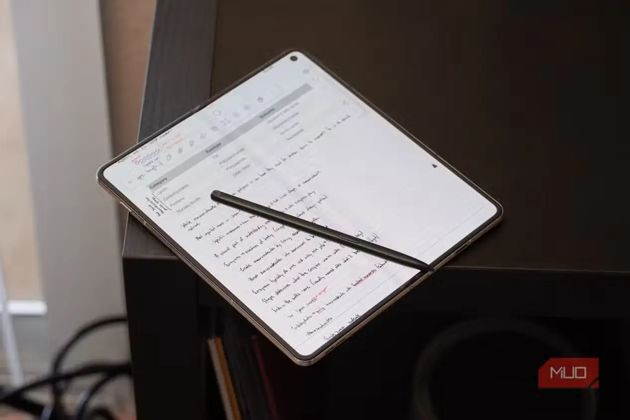 استفاده از Moto Pen Ultra روی نمایشگر Razr Fold