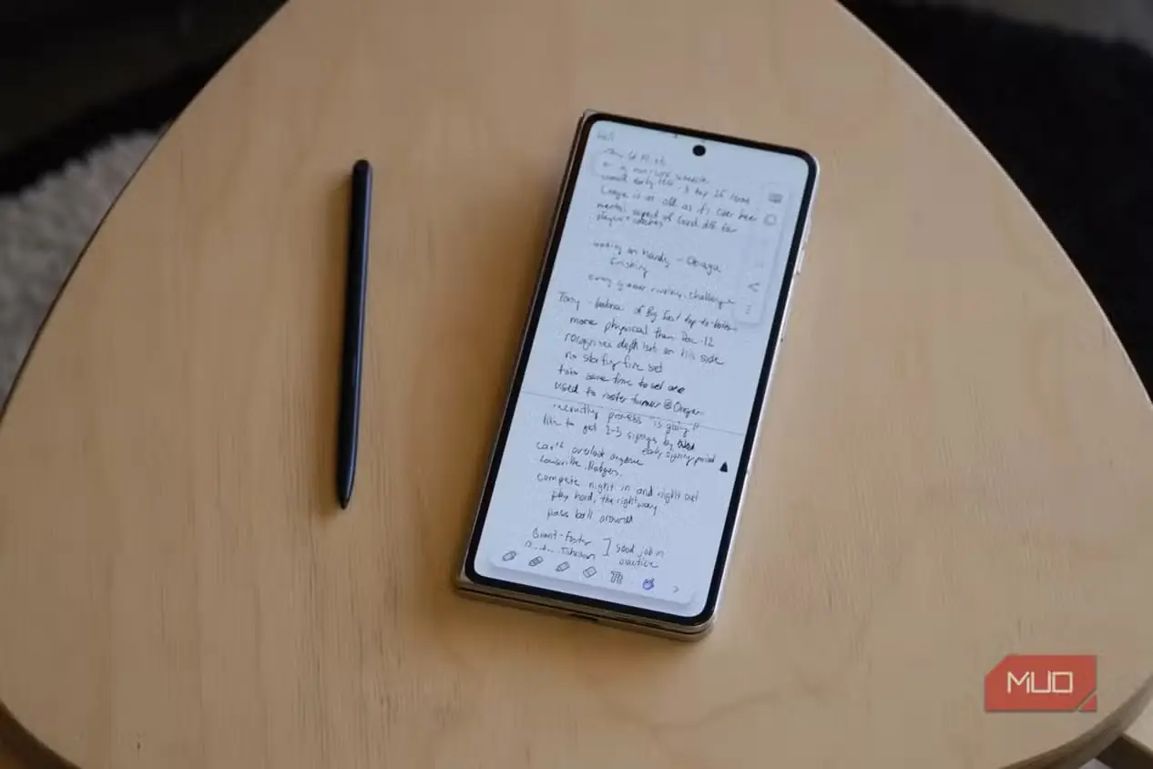 کارکردن با Moto Pen Ultra روی گوشی Razr Fold