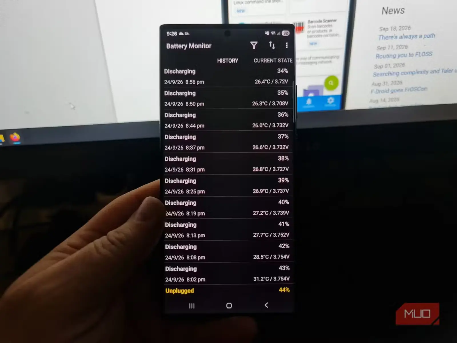تاریخچه Battery Monitor و نمایش افت شارژ از 43% در ساعت 8:02 شب به 34% در ساعت 8:56 شب