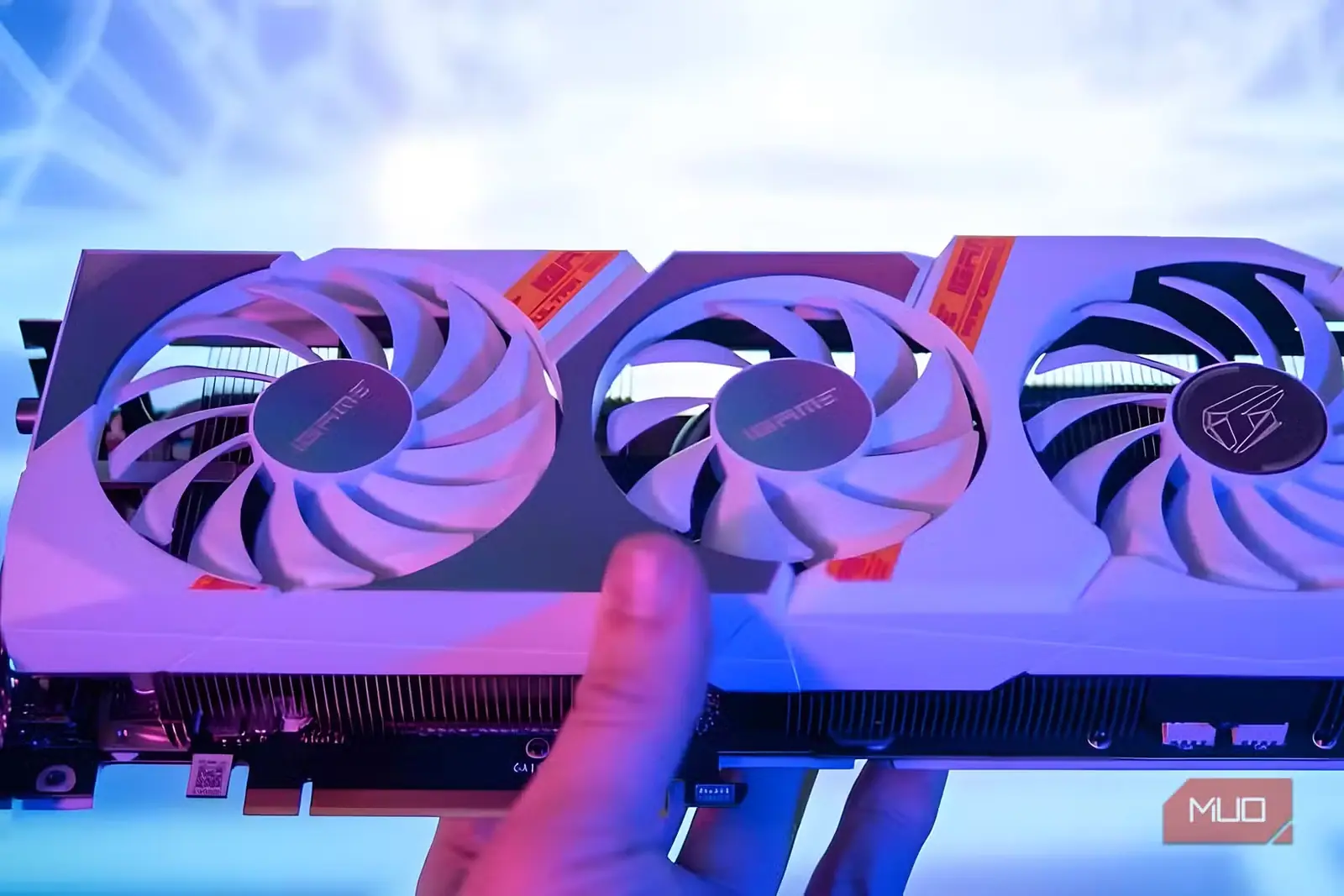 نمای روبهروی کارت گرافیک RTX 3060
