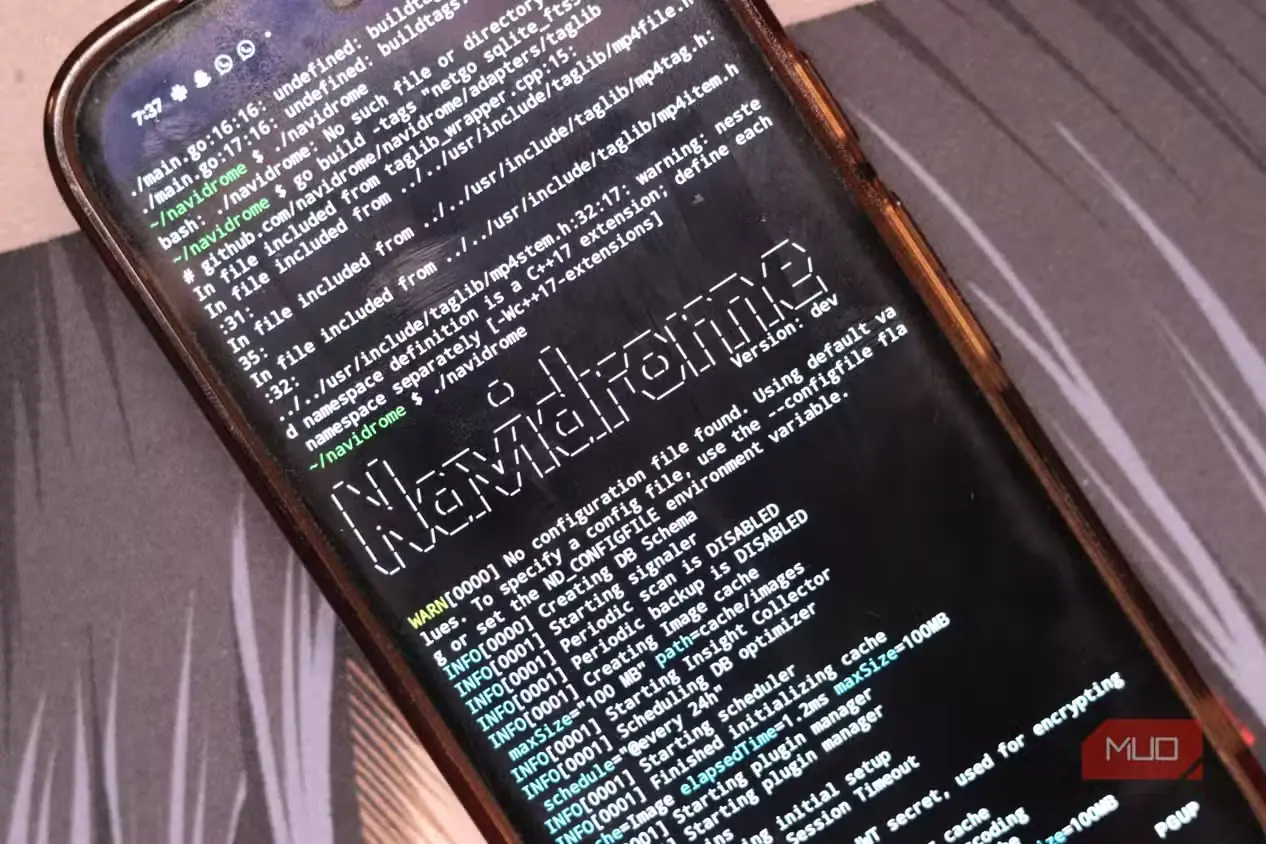 نمای بالایی از اجرای Navidrome در Termux روی Pixel9a