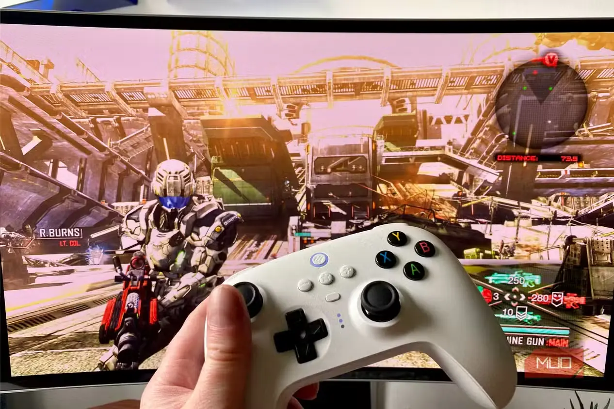 بازی Vanquish روی نمایشگر گیمینگ Samsung Odyssey OLED G9