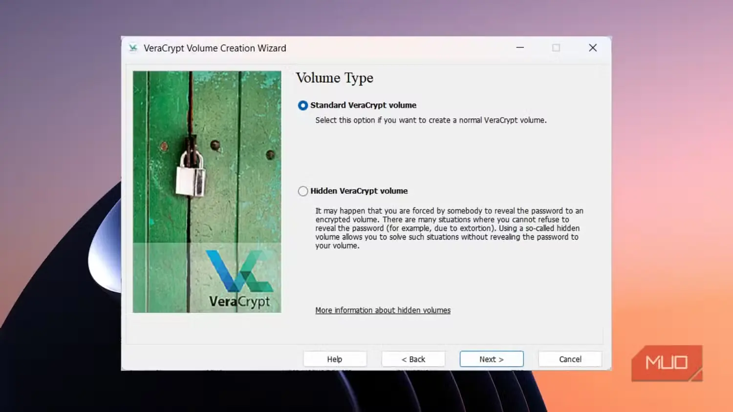صفحه انتخاب میان ساخت حجم استاندارد و حجم پنهان در VeraCrypt