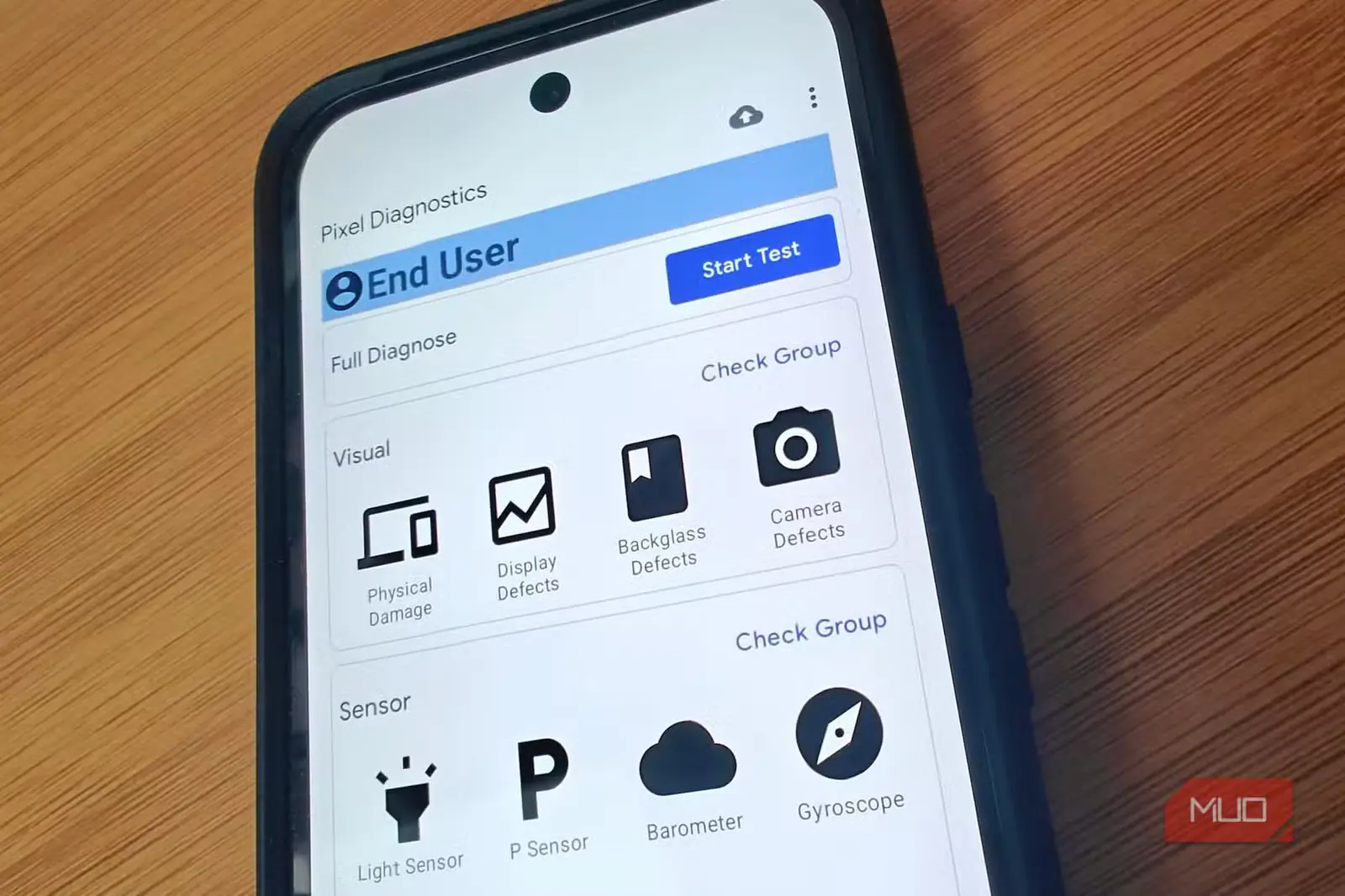 نمای نزدیک صفحهٔ عیبیابی Pixel