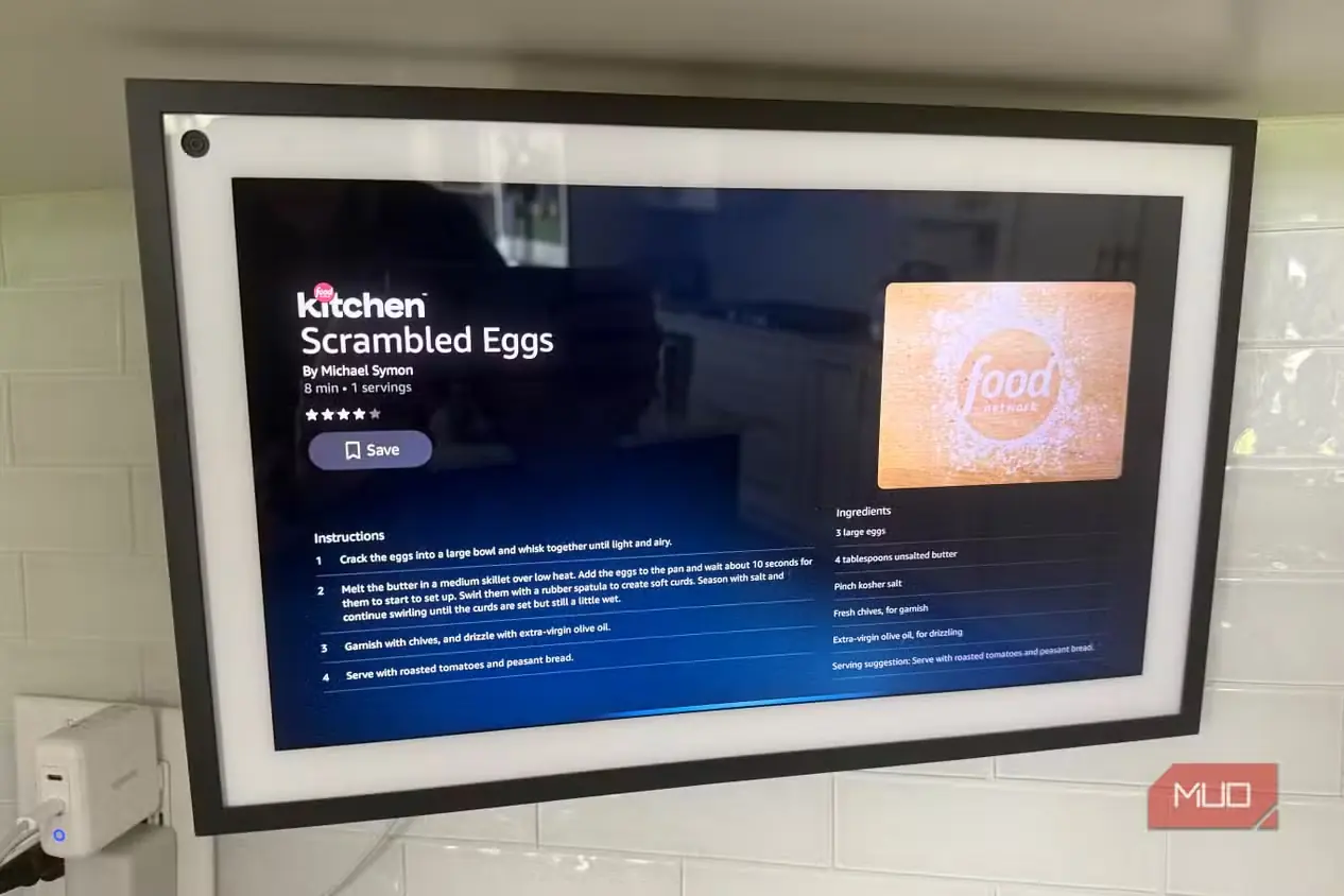 دستور پخت تخممرغ همزدهٔ Michael Symon روی Echo Show 15