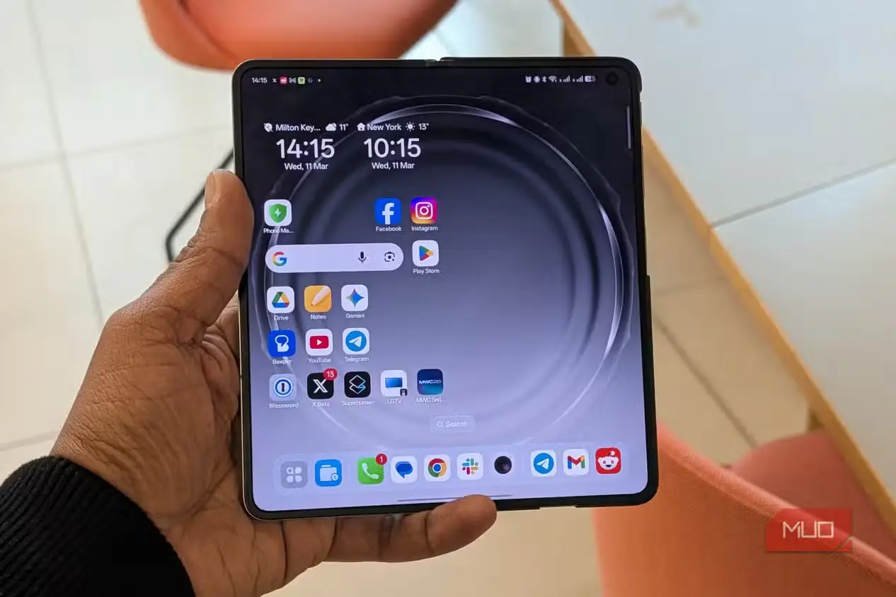 خط تا و نمایشگر اصلی Oppo Find N6