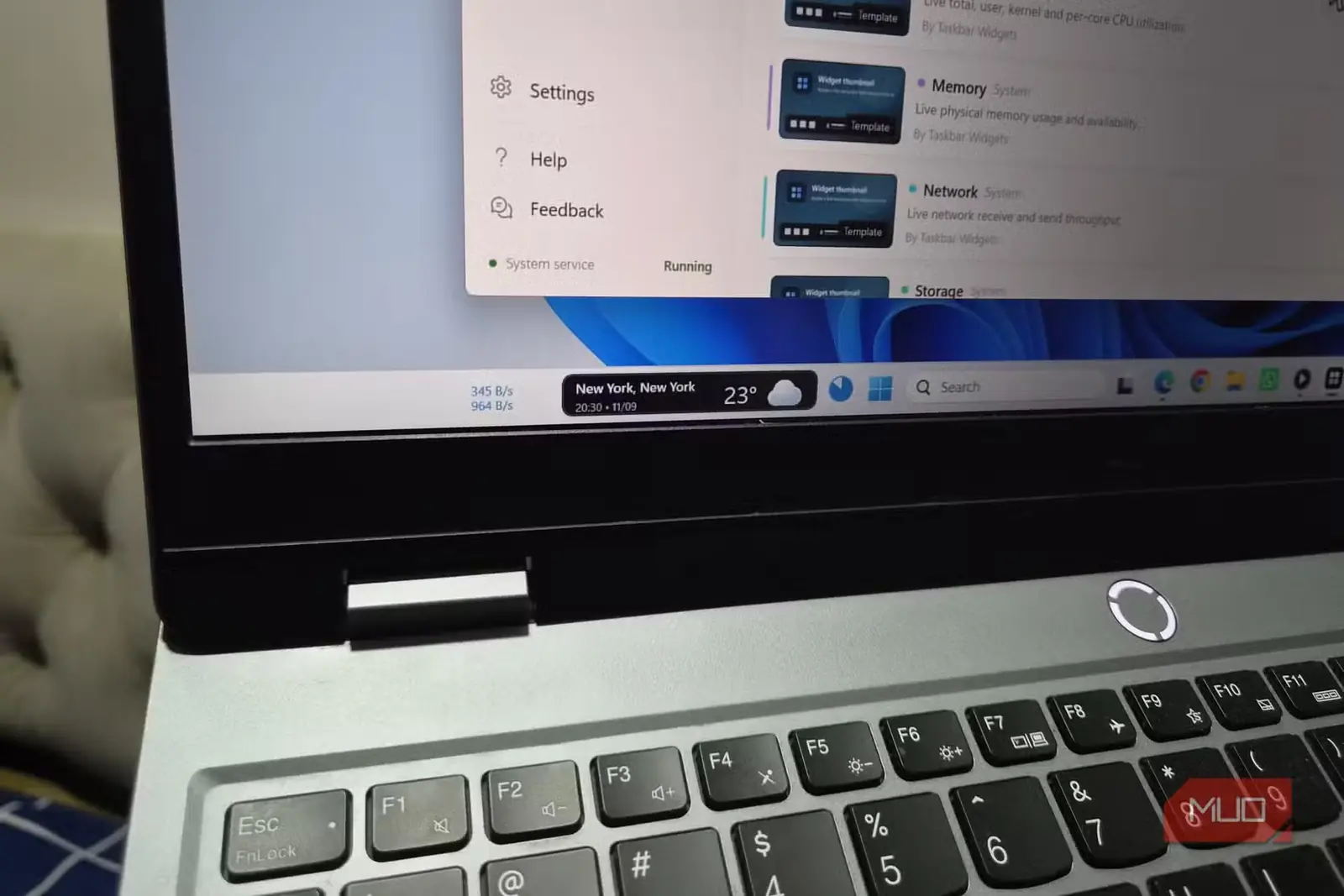 نوار وظیفه Windows با ابزارک نمایان