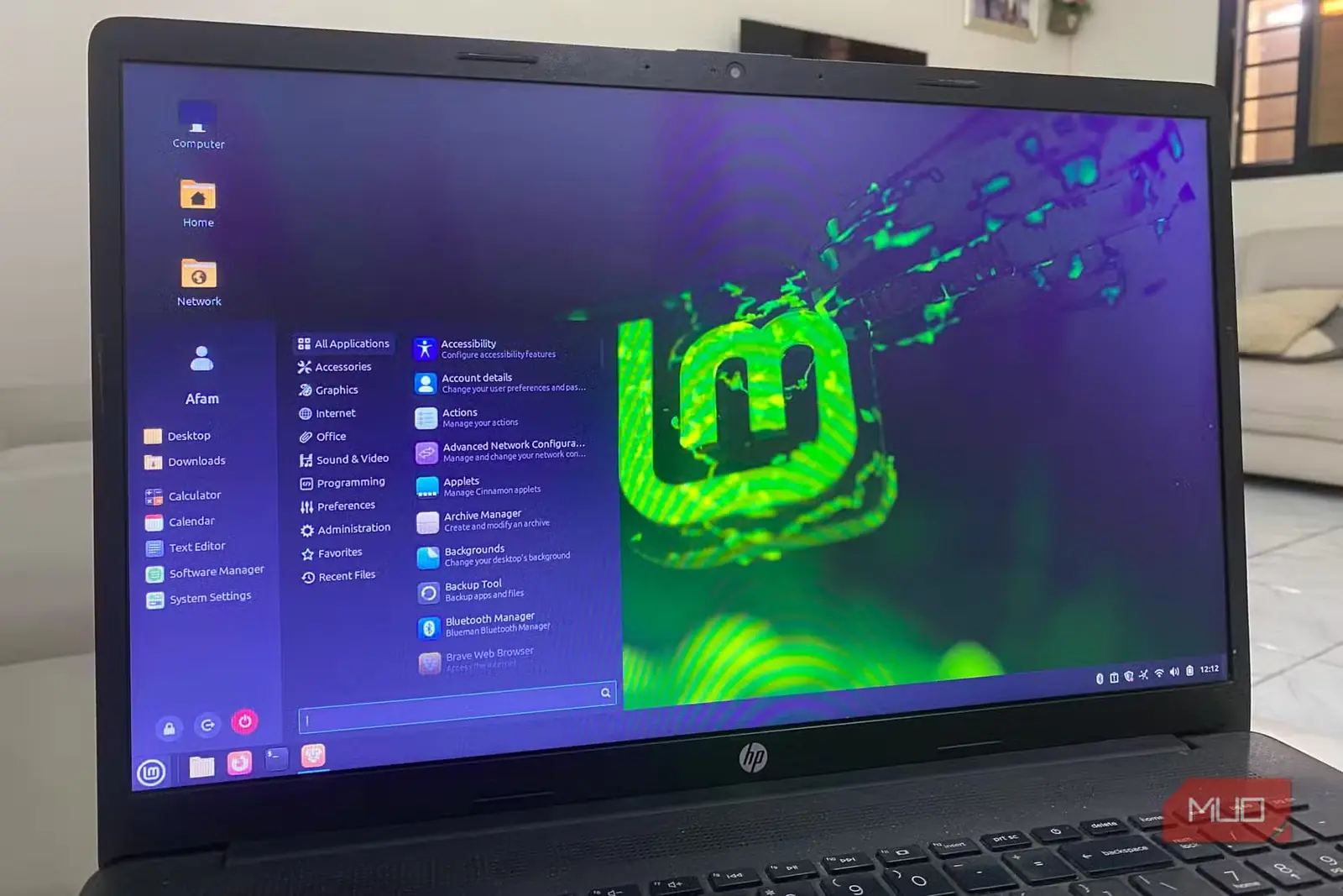 نمای میزکار Linux Mint 22.3