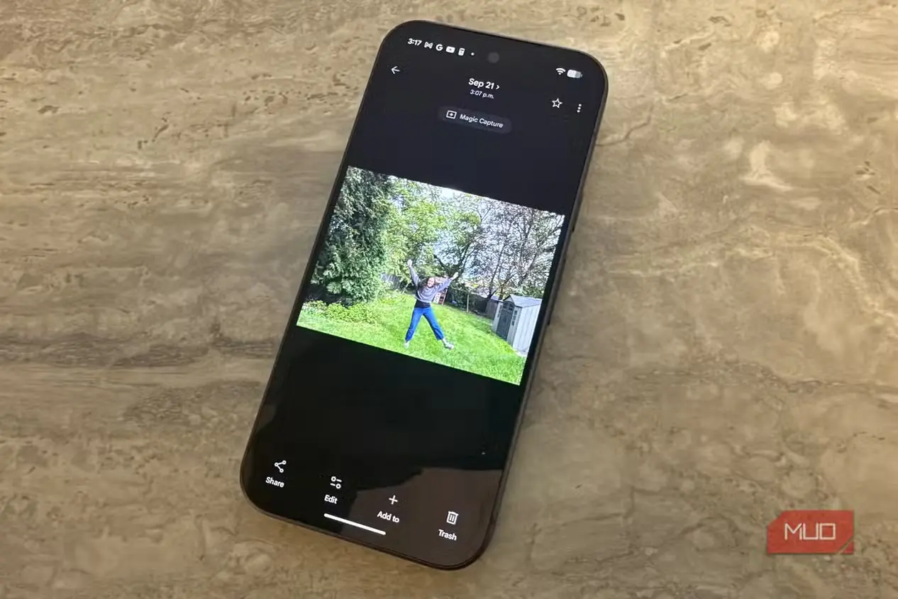 تصویر ثابت زنی در فضای باز که با قابلیت Magic Capture در Google Pixel 11 Pro ثبت شده است
