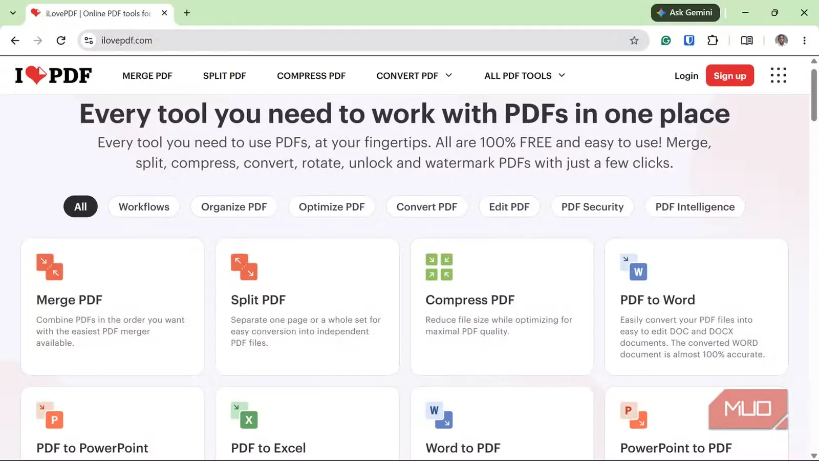 صفحهٔ اصلی وبسایت iLovePDF با ابزارهای گوناگون