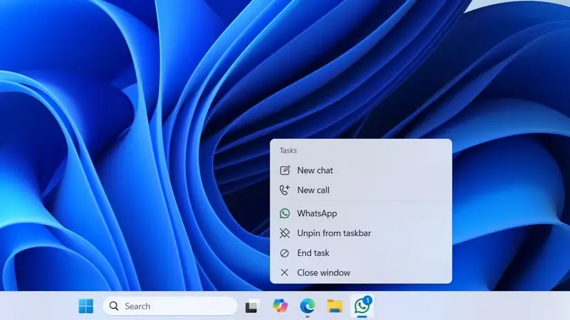 نوار وظیفه Windows 11 و گزینه پایاندادن به وظیفه WhatsApp