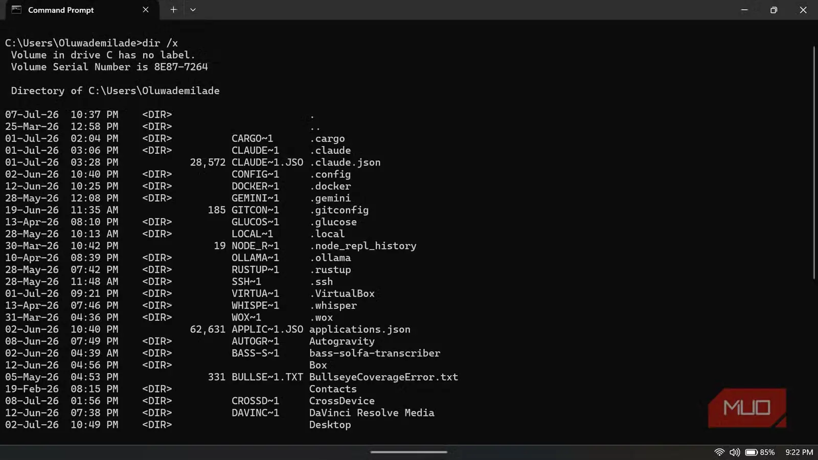 خط فرمان Windows همراه با فهرست محتوای پوشه