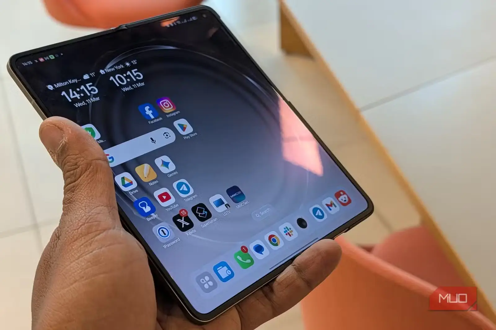 خط تای نسخهٔ تیتانیومی Oppo Find N6
