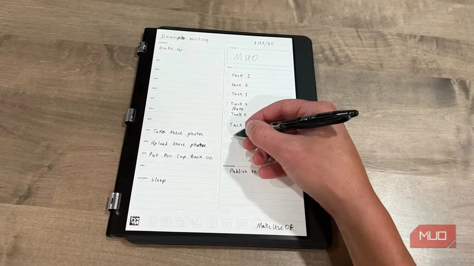 نوشتن در Rocketbook Pro با خودکار پاکشونده
