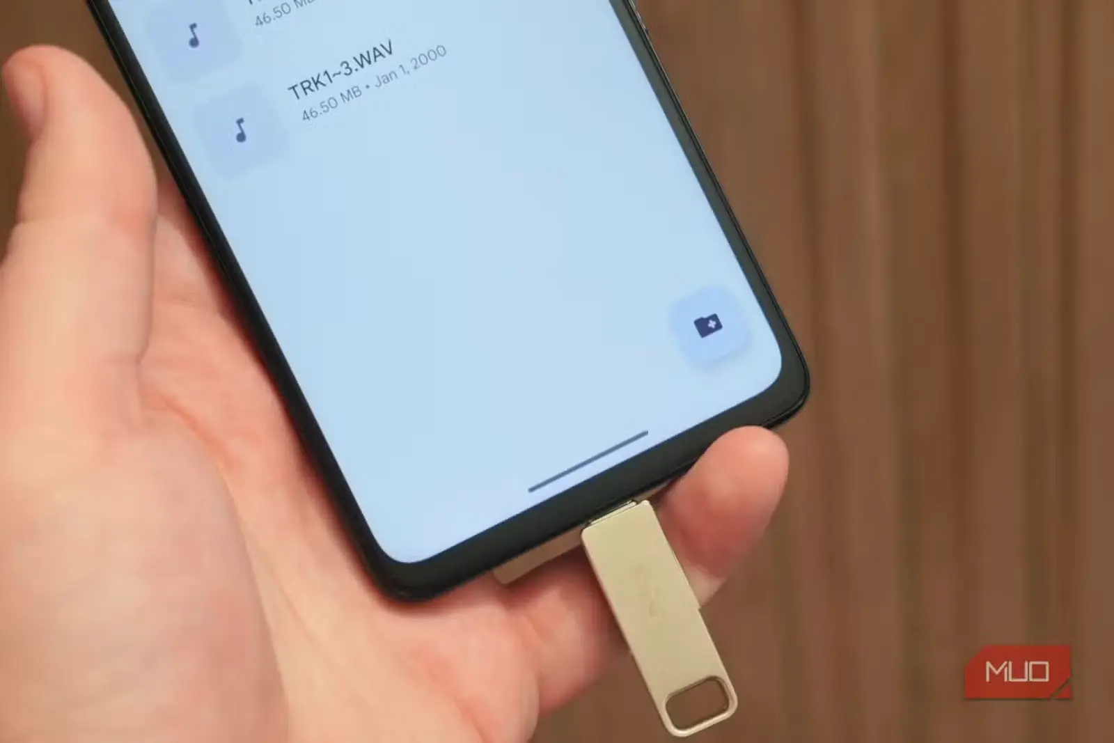 فایلهای موسیقی روی گوشی هوشمند متصل به درایو USB