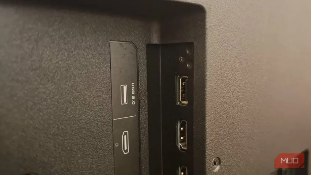 سرانجام کاربرد خوبی برای درگاه USB 2.0 تلویزیونم پیدا کردم و بدترین مشکلش را برطرف کردم
