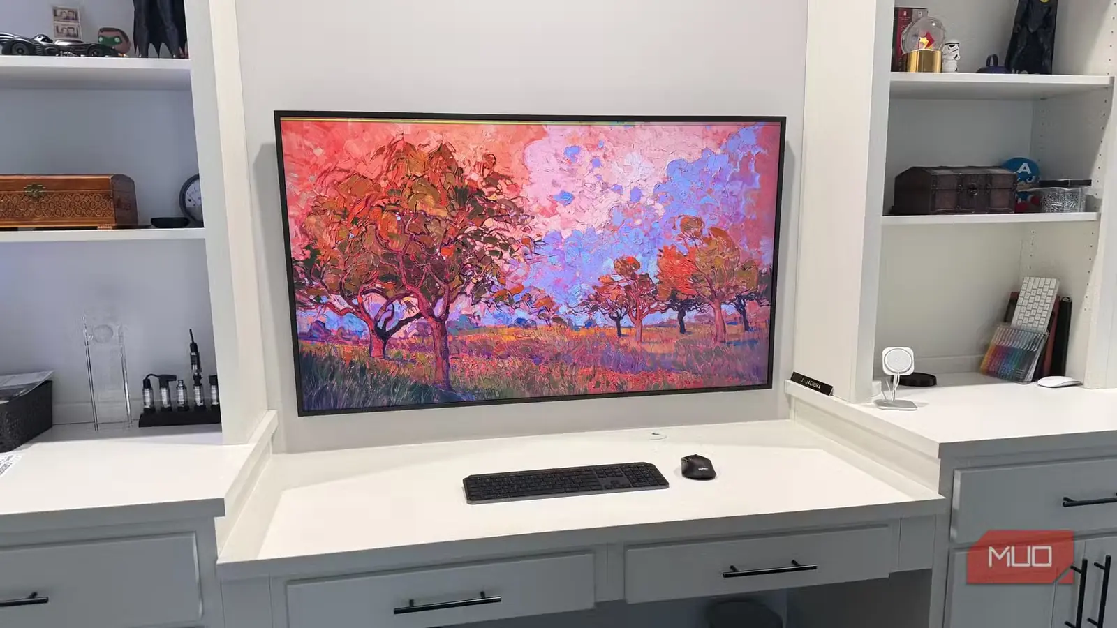 تلویزیون ۵۵ اینچی Samsung Frame در حالت نمایش آثار هنری