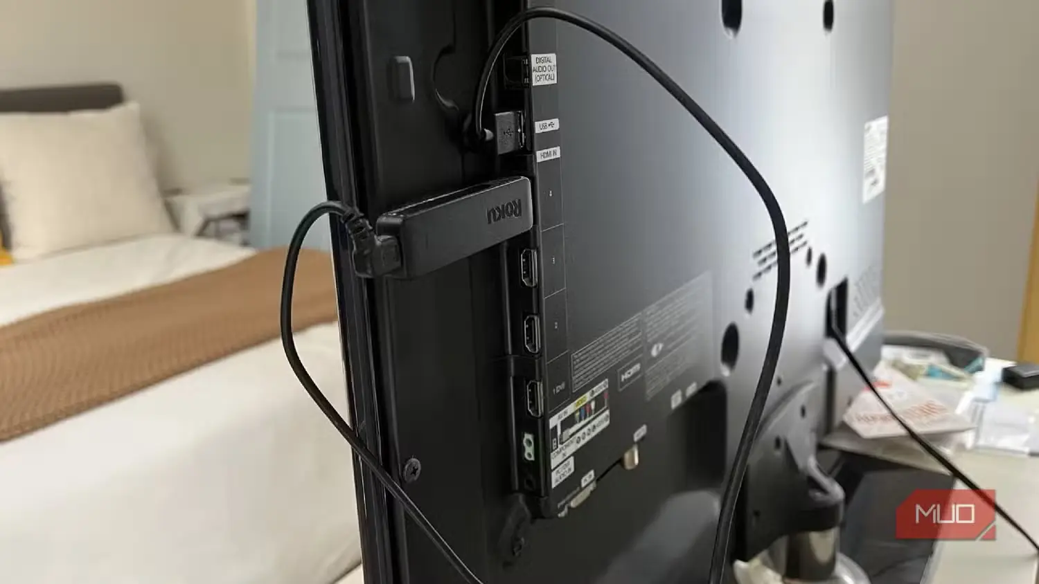نمای سوم درگاه USB تلویزیون