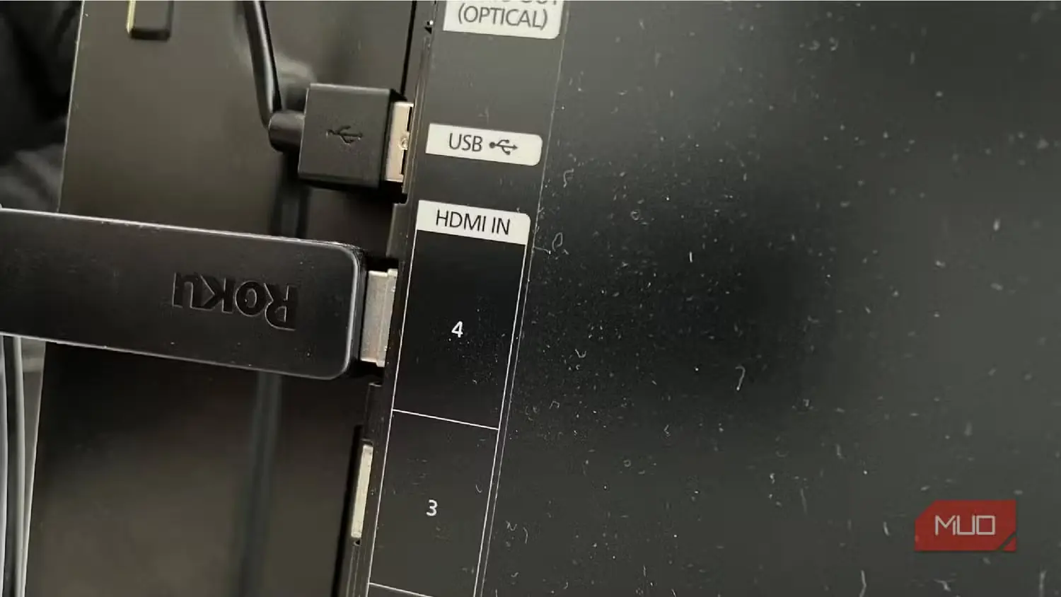 نمای دوم درگاه USB تلویزیون