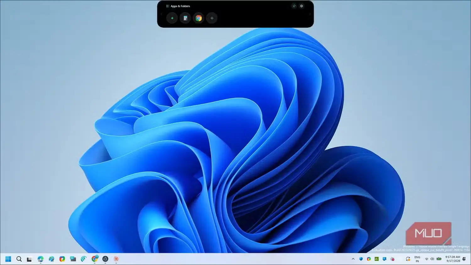 میزکار پیشفرض Windows 11 با راهانداز برنامه Dynamic Edge و نمایش برنامهها و پوشهها