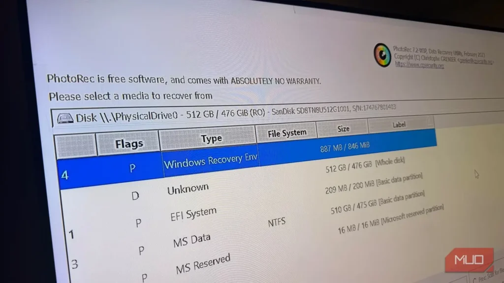 درایوی که Windows خالی می‌دانست، اما ابزار رایگان بازیابی ۱۰۴٬۰۰۰ عکس در آن پیدا کرد