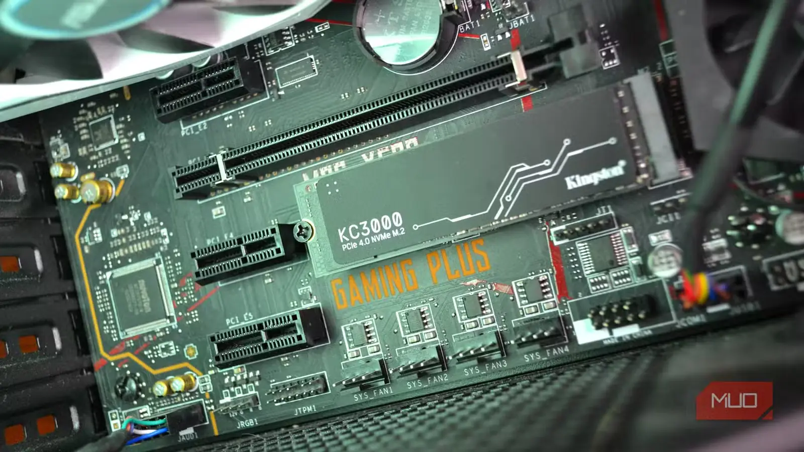 درایو Kingston KC3000 نصبشده روی مادربرد