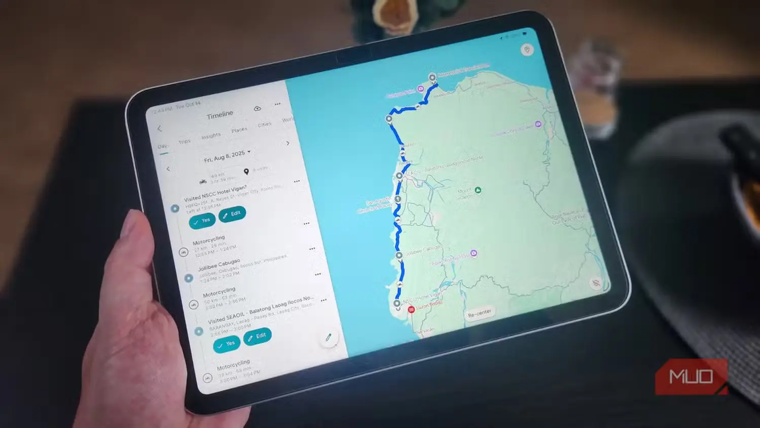 نمای Timeline برنامهٔ Google Maps روی یک iPad