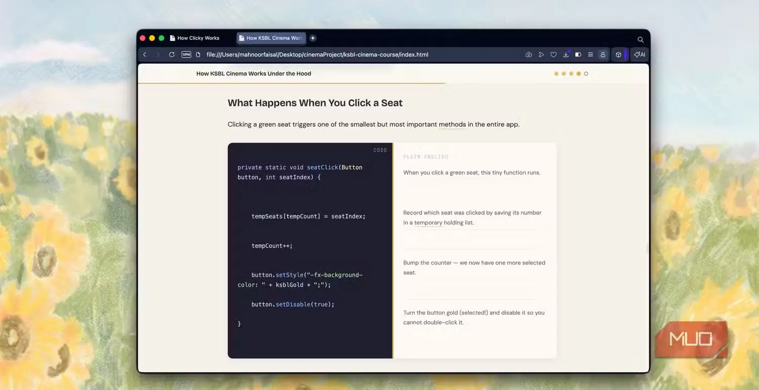 پنجرهٔ مرورگر و صفحهای دربارهٔ مدیریت رویداد کلیک در JavaScript، با نمونهکد در سمت چپ و متن توضیحی در سمت راست