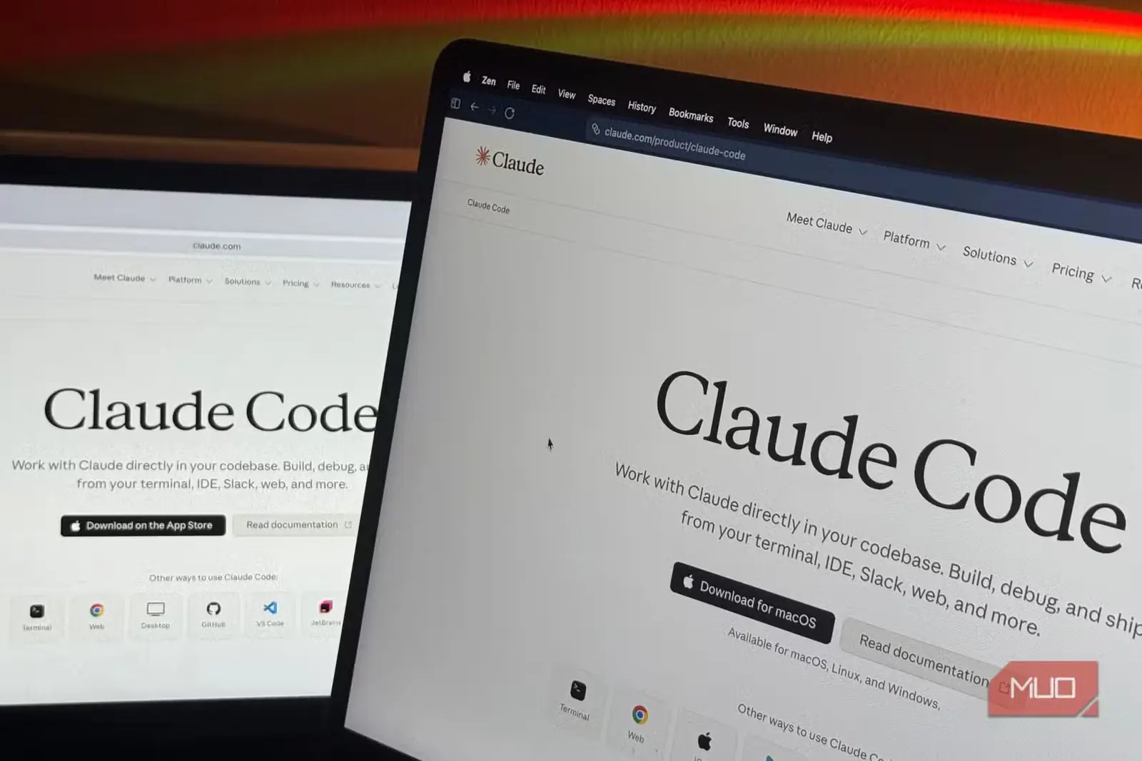 نمای صفحهٔ Claude Code روی MacBook و iPad
