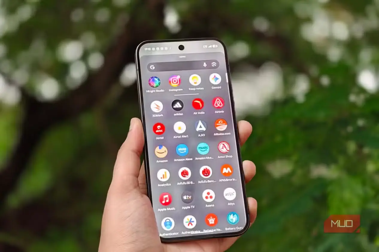 برنامههای Google Pixel 11 Pro XL روی صفحهٔ اصلی گوشی