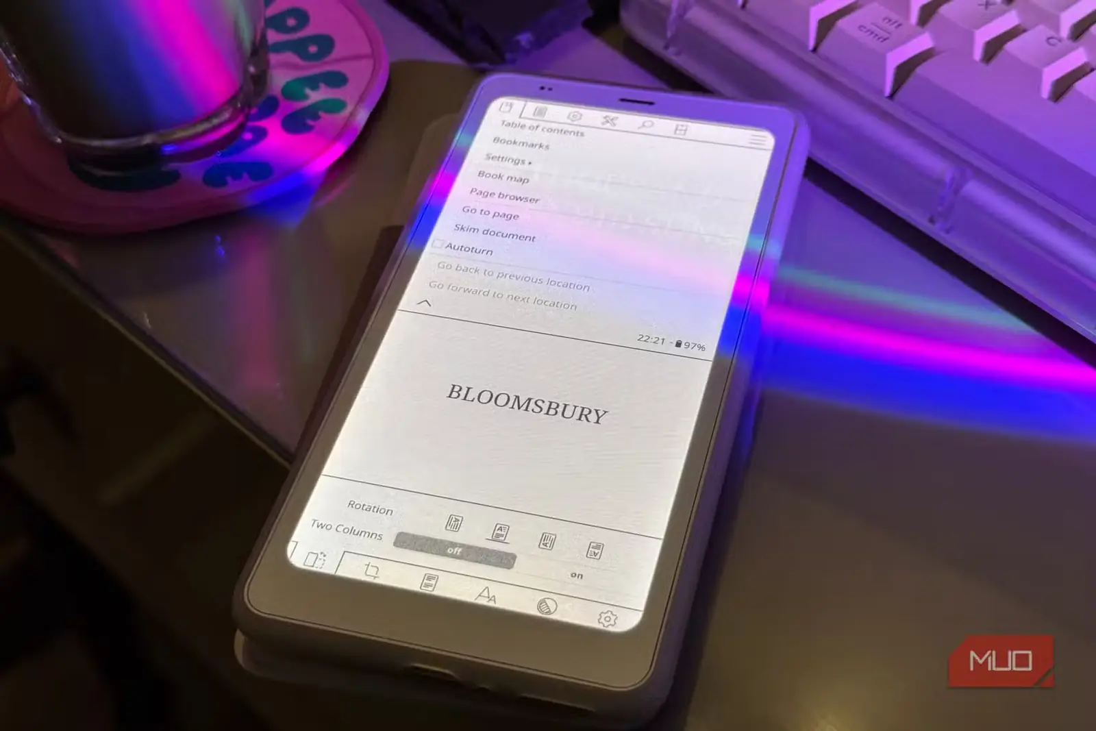 نمای منوی باز KOReader روی صفحهٔ کتاب الکترونیکی Bloomsbury در Palma 2 Pro
