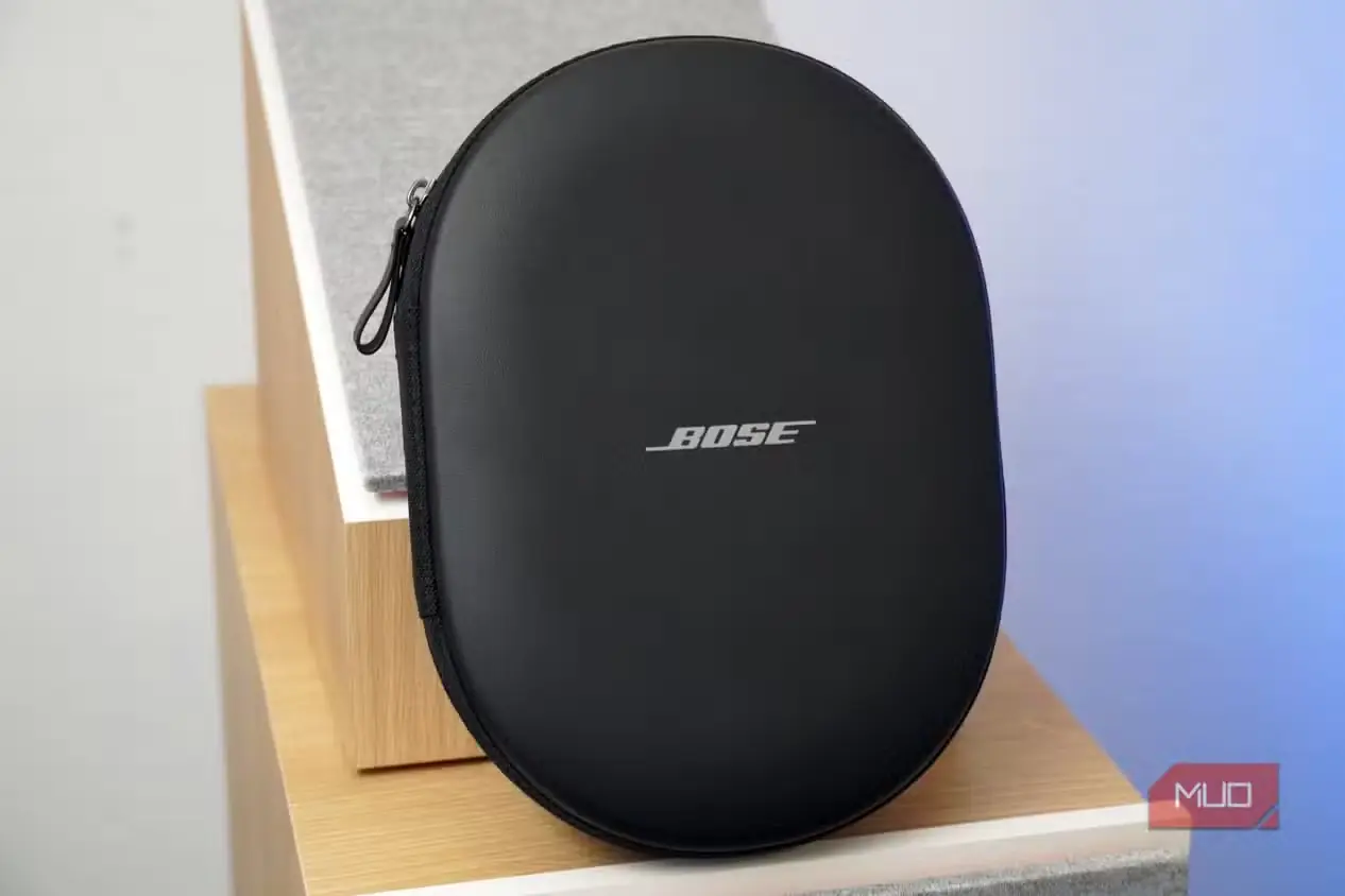کیف مشکی هدفون Bose QuietComfort 2