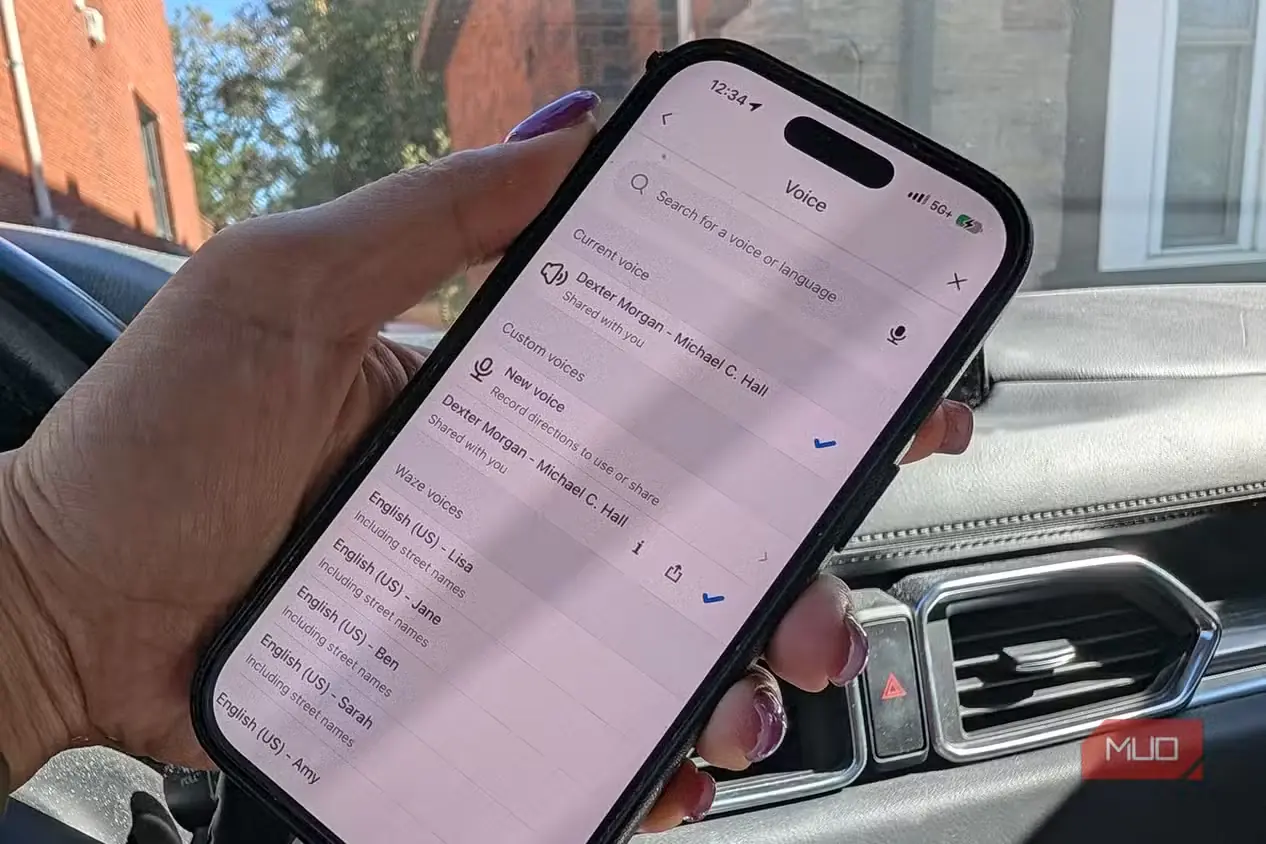 انتخاب صدای دکستر در Waze