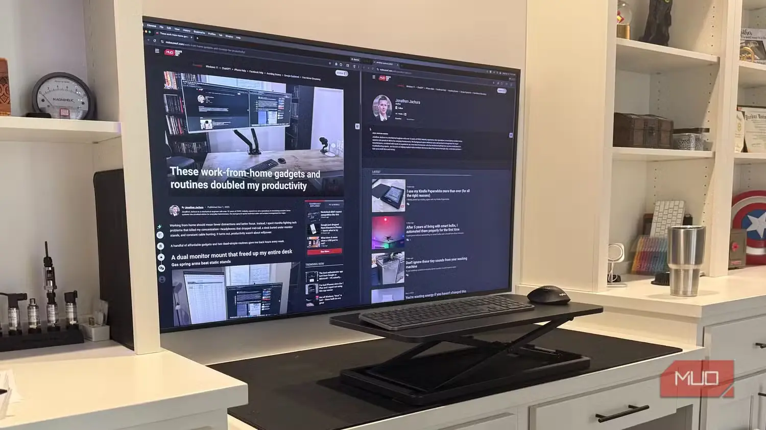 سینی صفحهکلید Mount-It! همراه تلویزیون 55 اینچی Samsung Frame