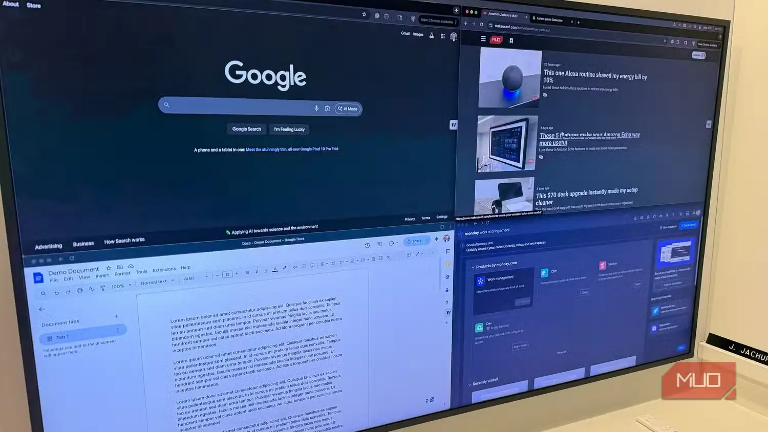 نمای نزدیک تلویزیون 55 اینچی Samsung Frame با 4 پنجره باز در macOS
