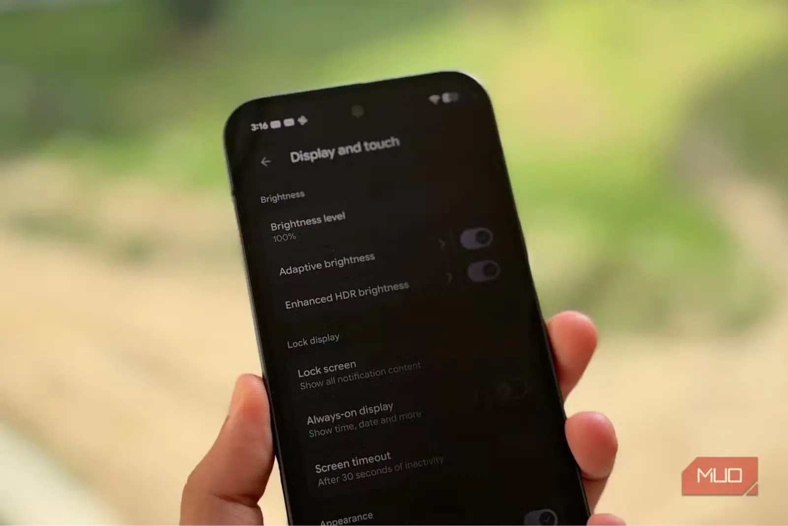 تنظیمات نمایشگر و لمس در Google Pixel 11