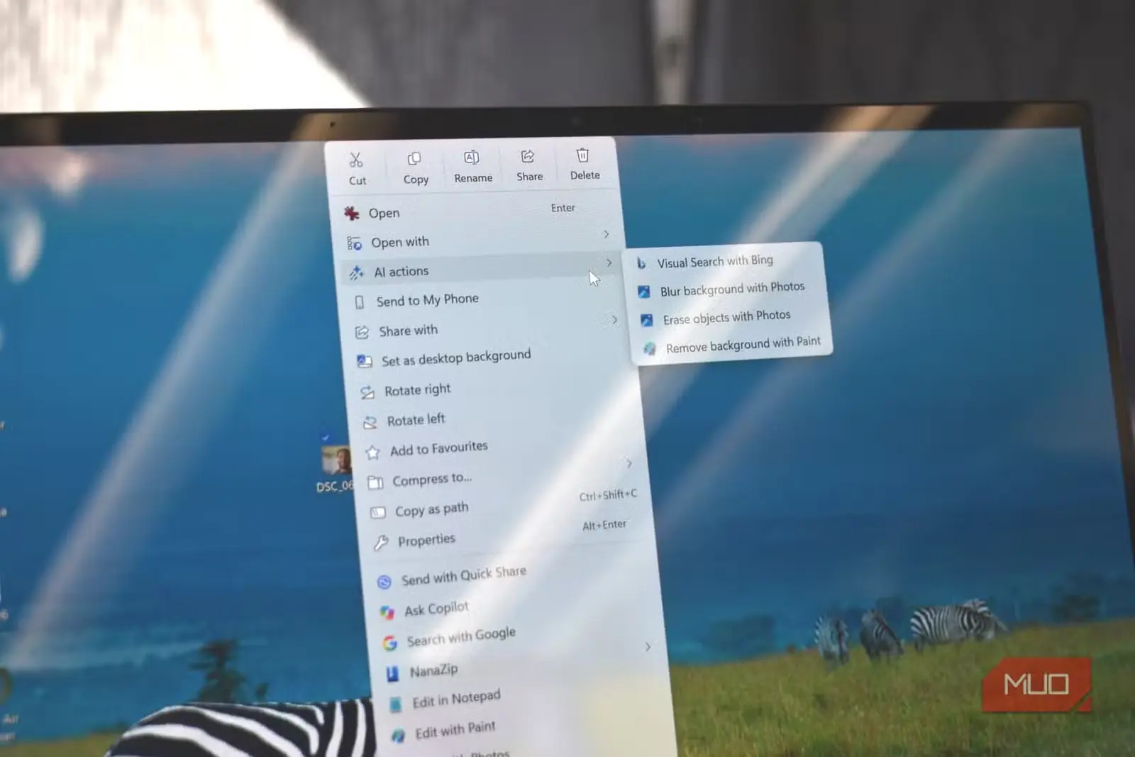 منوی زمینه‌ای کنش‌های هوش مصنوعی Windows 11 روی صفحه‌نمایش لپ‌تاپ