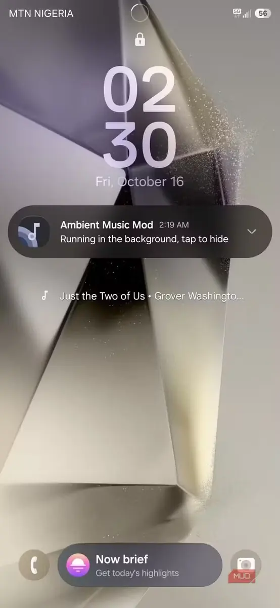 نمای آهنگ شناساییشده روی صفحهٔ قفل در Ambient Music Mod