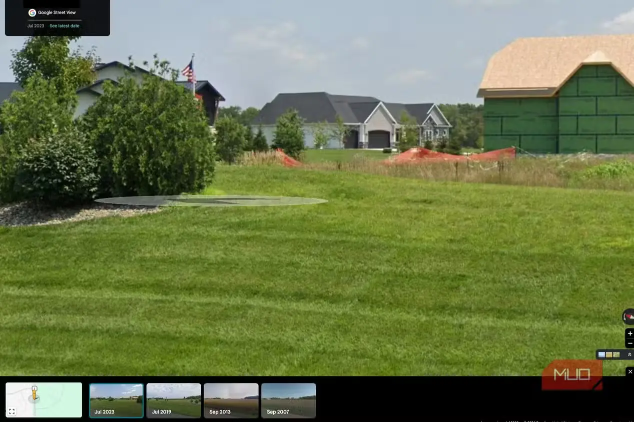 نمای نزدیک زمین گرنجر در Street View، ژوئیه 2023