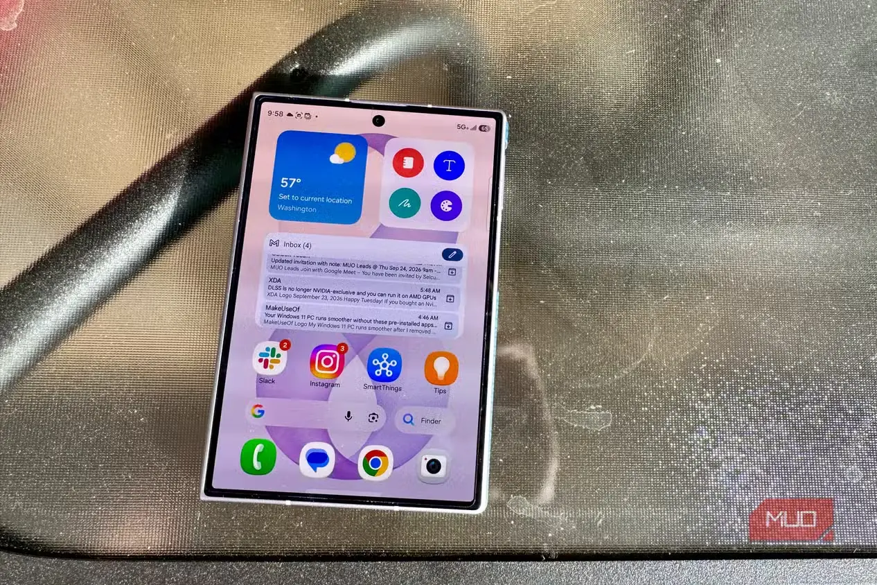 نمایشگر بیرونی Samsung Galaxy Z Fold 8