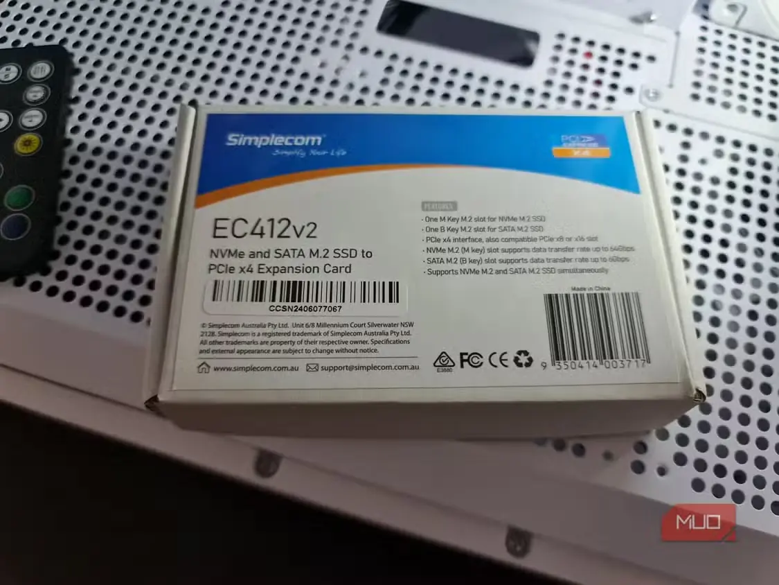 بستهبندی مبدل PCIe با نشان پشتیبانی از SSDهای NVMe و SATA M.2