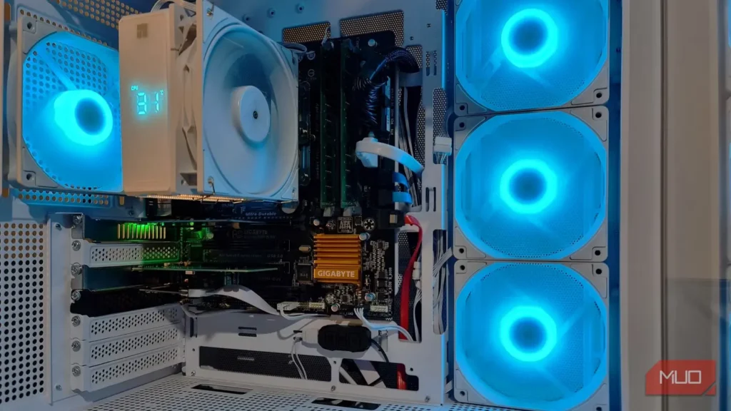 افزودن حافظهٔ NVMe به رایانه‌ای ده‌ساله بدون تعویض مادربرد