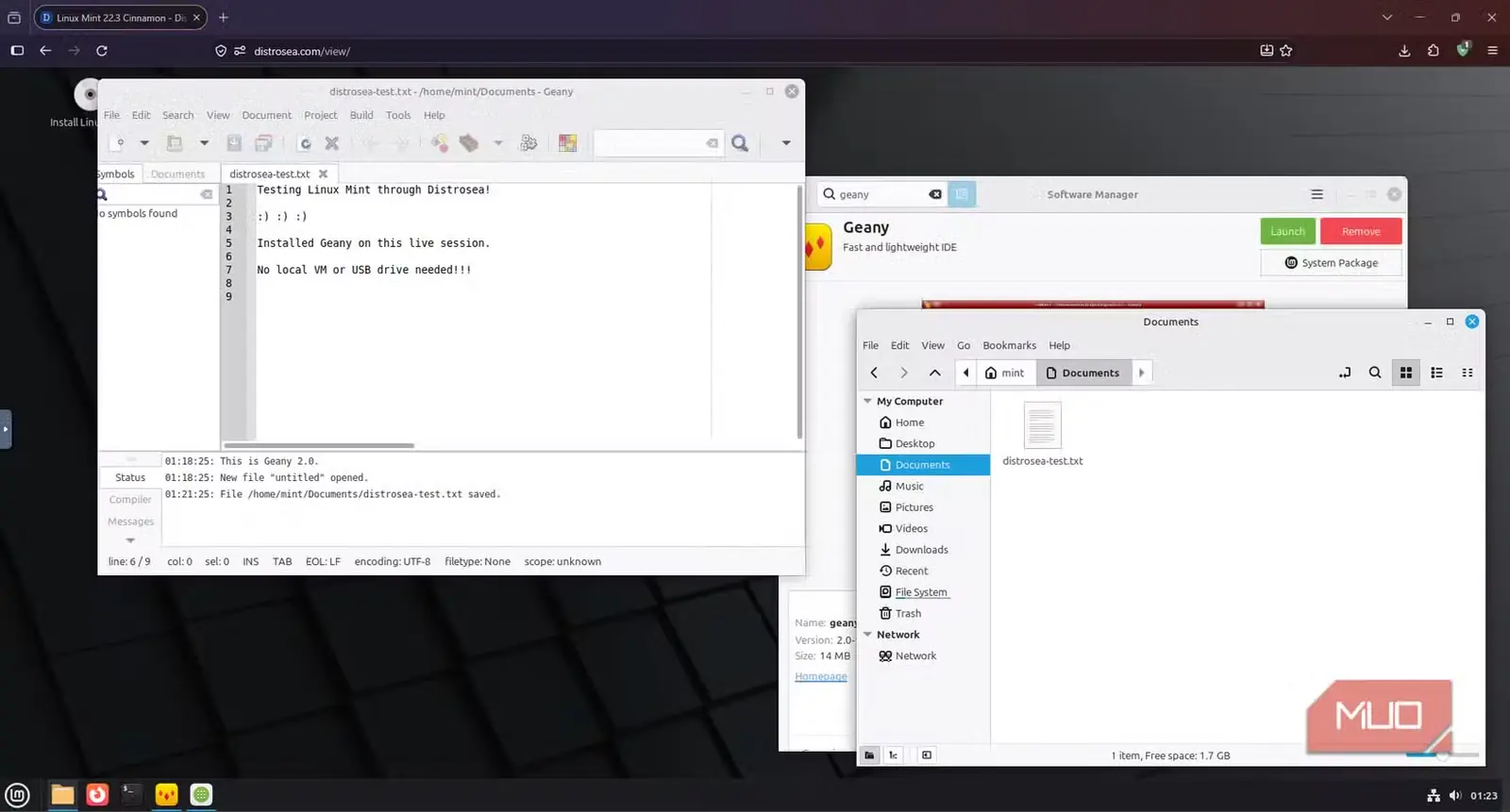 اجرای Geany در نشست Linux Mint در DistroSea با یک سند آزمایشی ذخیرهشده و باز